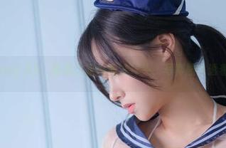 最新的Myung Ah，瑜伽之路好像没尽头，写真照片透着一股自信。